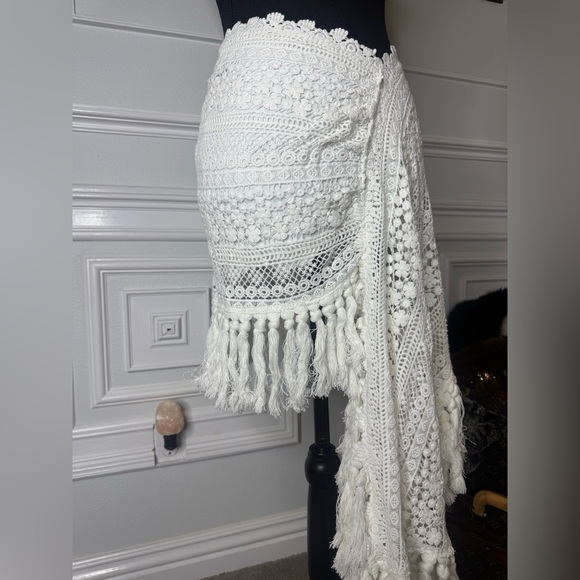 JUST BEE QUEEN
Bali Crochet Mini Skirt - Picture 1 of 17